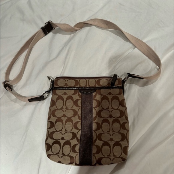Coach Handbags - Coach Classic Design Crossbody Bag
